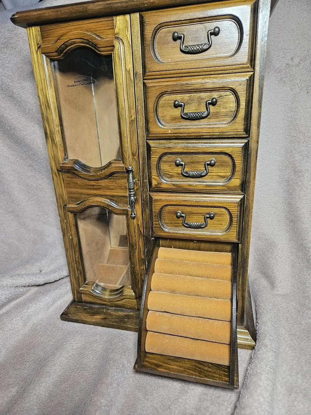 Vintage Avon Jewelry Music Box/Cabinet